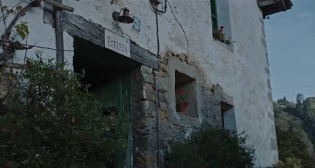  (2015)